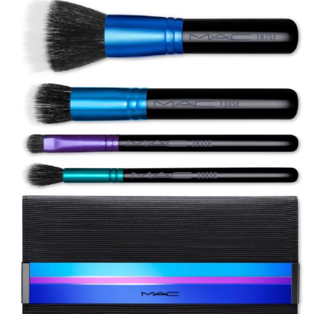 Mac makeup brushes
